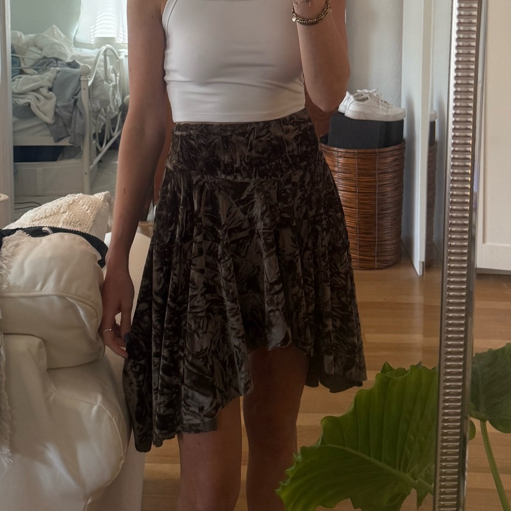 Velour flowy pattern skirt